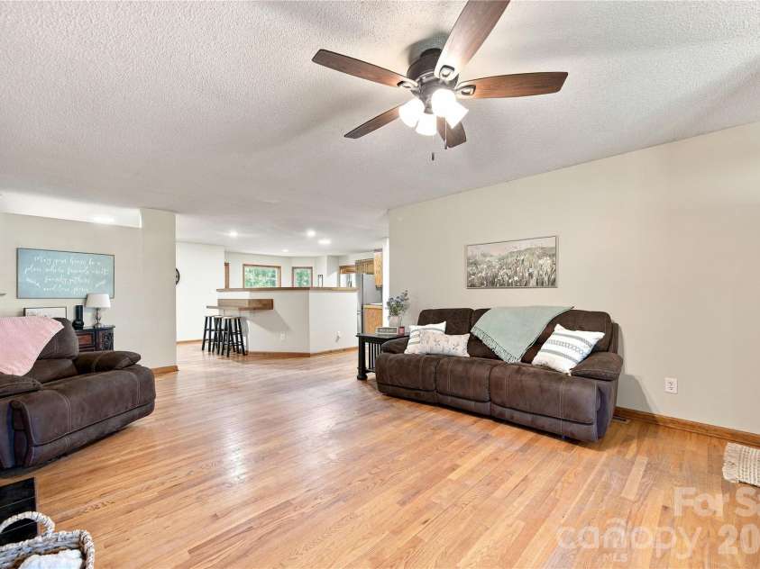 122 Providence Place, York, SC 29745.  MLS# CAR4418463, YatesRealty ID 47482. 