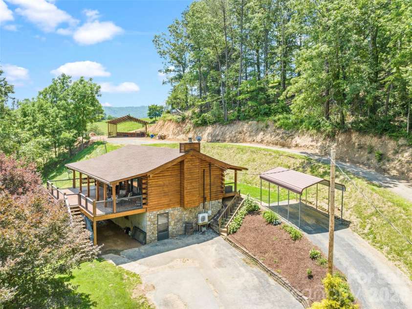 367 Robinson Road, Clyde, NC 28721.  MLS# CAR4419008, YatesRealty ID 47483. 