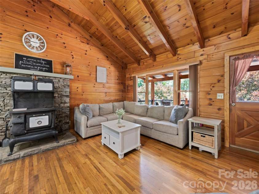 367 Robinson Road, Clyde, NC 28721.  MLS# CAR4419008, YatesRealty ID 47483. 