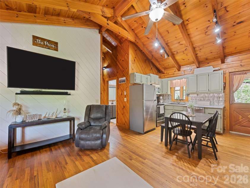 367 Robinson Road, Clyde, NC 28721.  MLS# CAR4419008, YatesRealty ID 47483. 