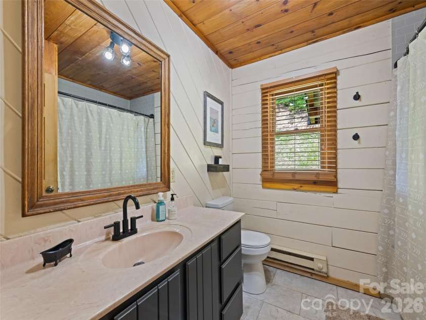 367 Robinson Road, Clyde, NC 28721.  MLS# CAR4419008, YatesRealty ID 47483. 