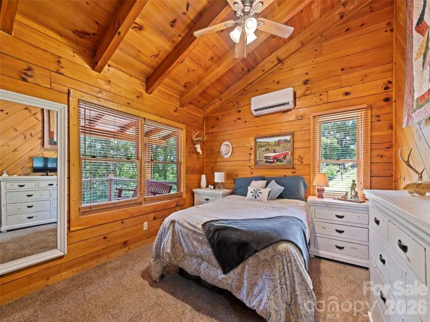 367 Robinson Road, Clyde, NC 28721.  MLS# CAR4419008, YatesRealty ID 47483. 