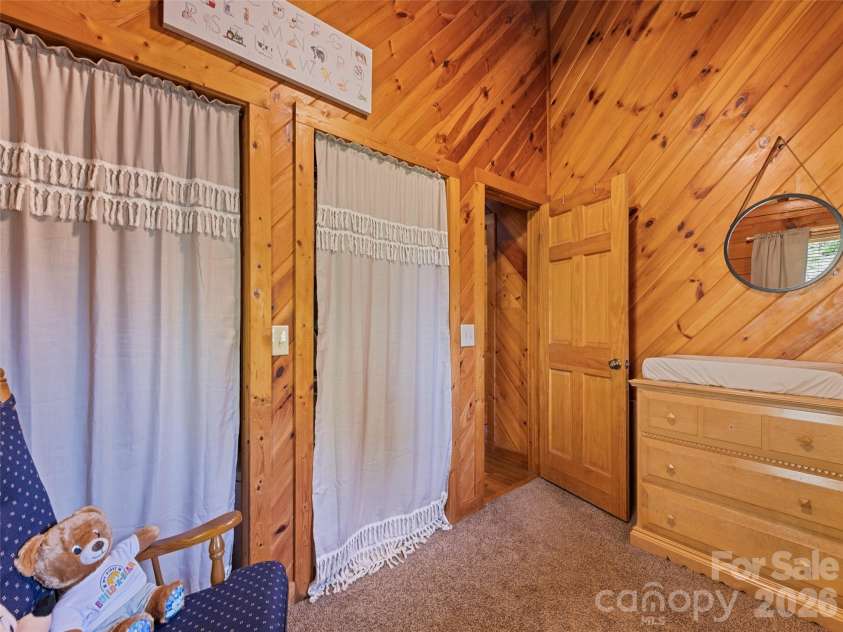 367 Robinson Road, Clyde, NC 28721.  MLS# CAR4419008, YatesRealty ID 47483. 
