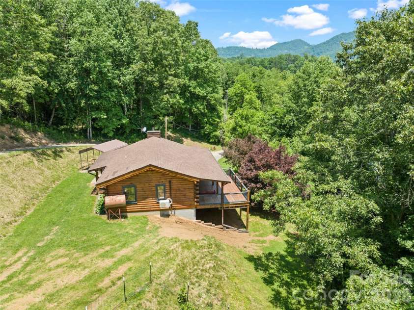367 Robinson Road, Clyde, NC 28721.  MLS# CAR4419008, YatesRealty ID 47483. 