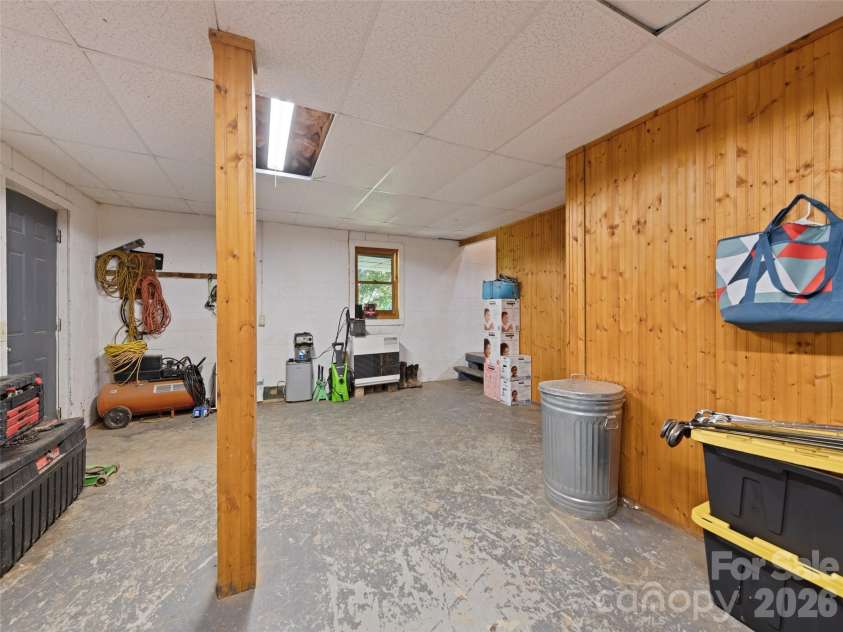 367 Robinson Road, Clyde, NC 28721.  MLS# CAR4419008, YatesRealty ID 47483. 
