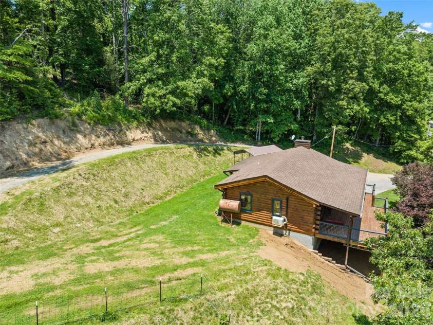 367 Robinson Road, Clyde, NC 28721.  MLS# CAR4419008, YatesRealty ID 47483. 