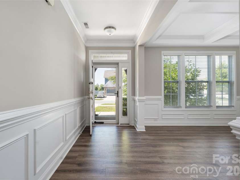 144 Chance Road, Mooresville, NC 28115.  MLS# CAR4419180, YatesRealty ID 47484. Entry way