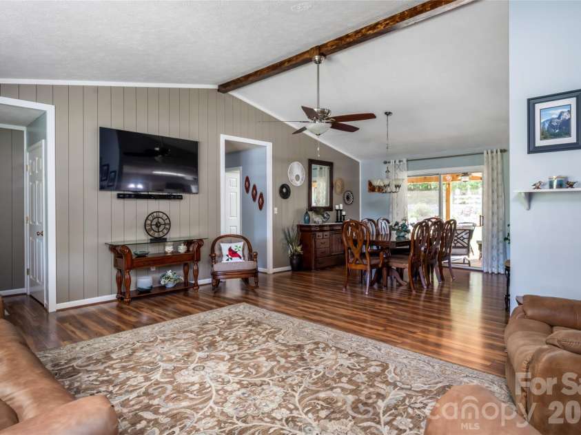 40 Meadow Drive, Horse Shoe, NC 28742.  MLS# CAR4418945, YatesRealty ID 47485. 