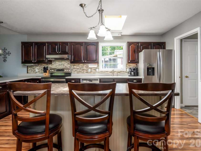 40 Meadow Drive, Horse Shoe, NC 28742.  MLS# CAR4418945, YatesRealty ID 47485. 
