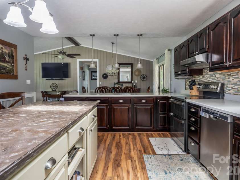 40 Meadow Drive, Horse Shoe, NC 28742.  MLS# CAR4418945, YatesRealty ID 47485. 