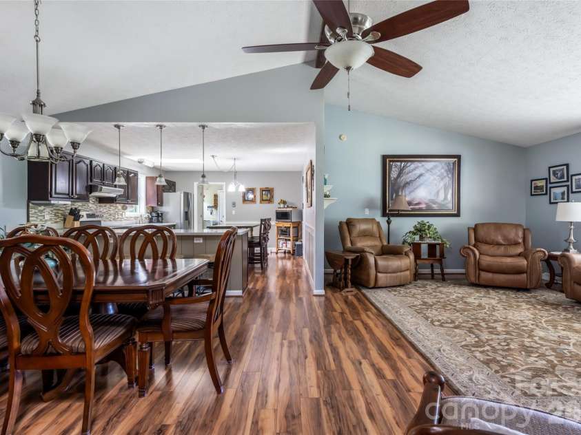 40 Meadow Drive, Horse Shoe, NC 28742.  MLS# CAR4418945, YatesRealty ID 47485. 