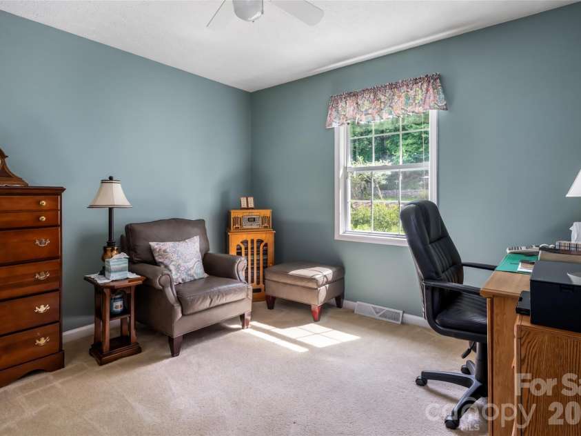 40 Meadow Drive, Horse Shoe, NC 28742.  MLS# CAR4418945, YatesRealty ID 47485. 