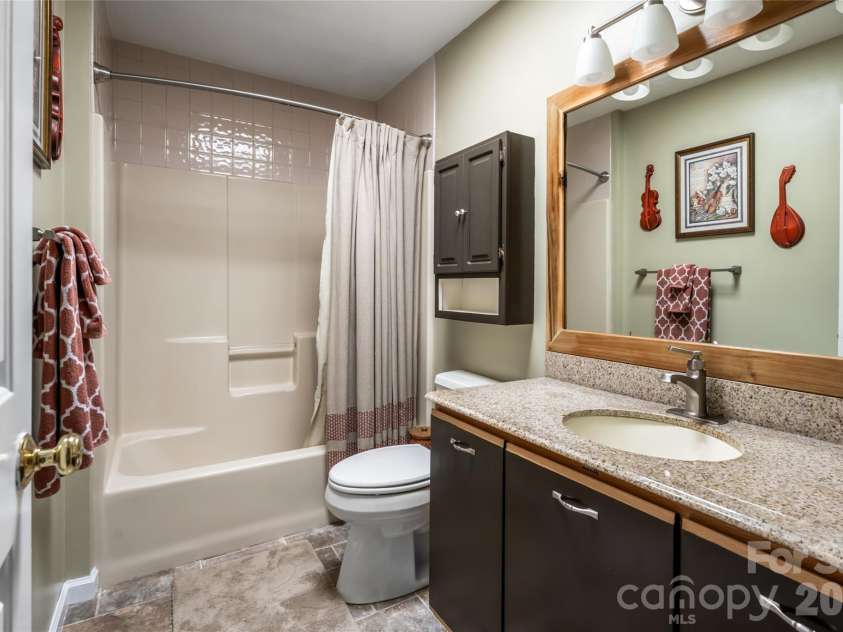 40 Meadow Drive, Horse Shoe, NC 28742.  MLS# CAR4418945, YatesRealty ID 47485. 