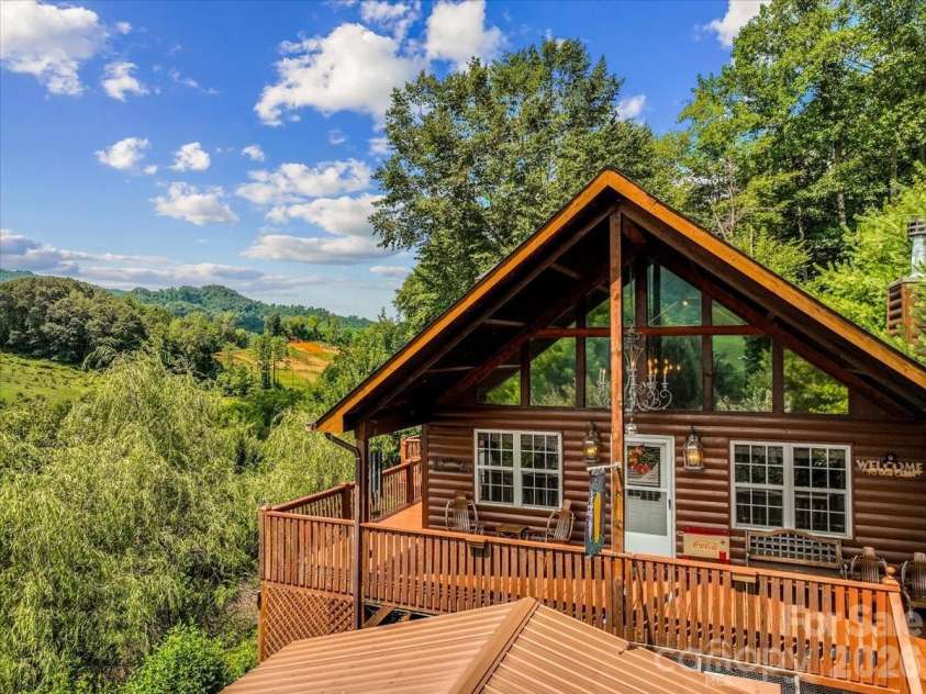 49 Pinnacle Road, Burnsville, NC 28714.  MLS# CAR4405536, YatesRealty ID 47486. 