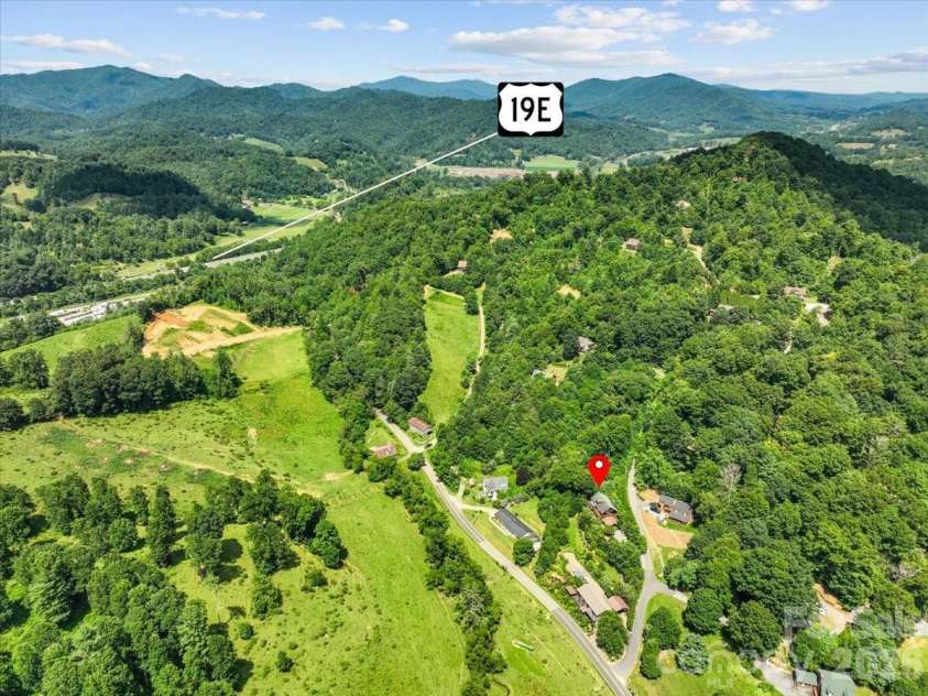 49 Pinnacle Road, Burnsville, NC 28714.  MLS# CAR4405536, YatesRealty ID 47486. 