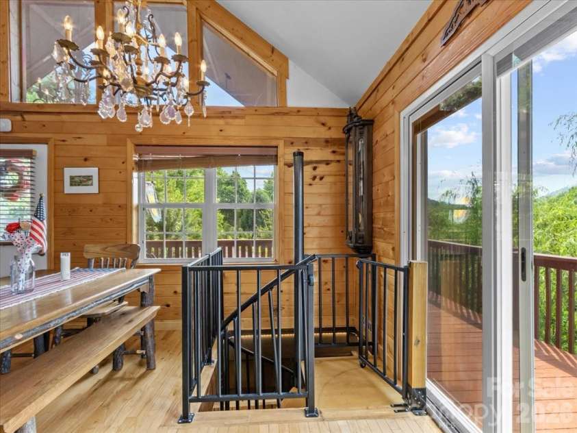 49 Pinnacle Road, Burnsville, NC 28714.  MLS# CAR4405536, YatesRealty ID 47486. 