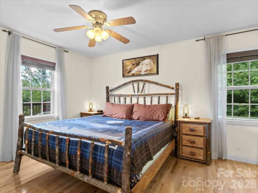 49 Pinnacle Road, Burnsville, NC 28714.  MLS# CAR4405536, YatesRealty ID 47486. 