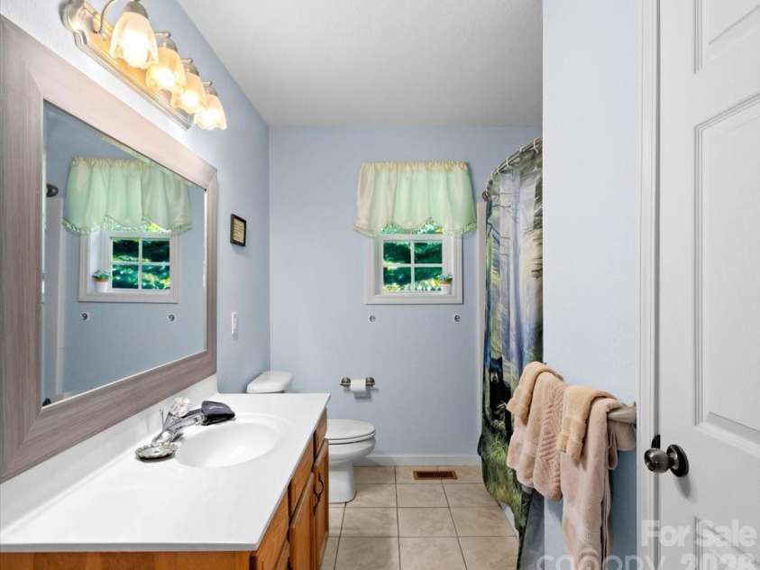 49 Pinnacle Road, Burnsville, NC 28714.  MLS# CAR4405536, YatesRealty ID 47486. 