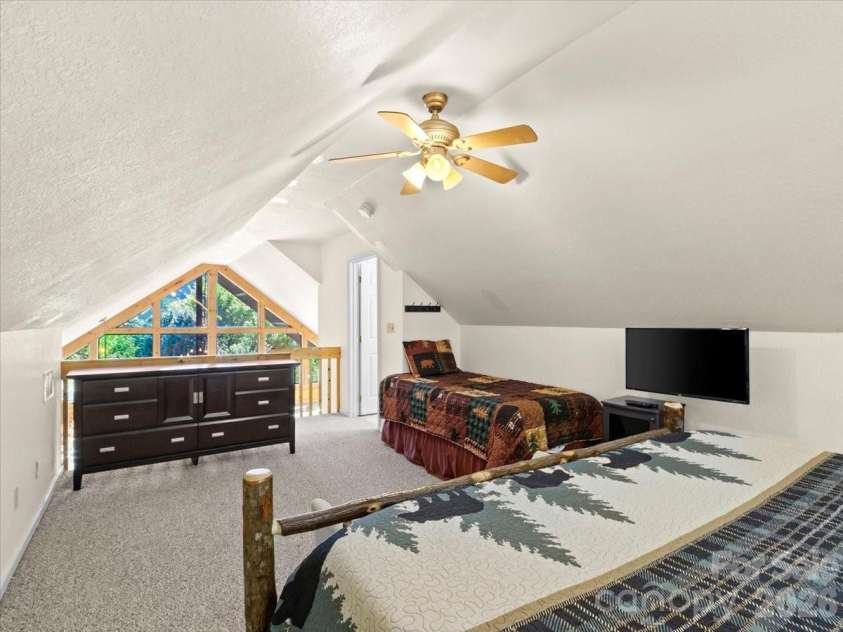 49 Pinnacle Road, Burnsville, NC 28714.  MLS# CAR4405536, YatesRealty ID 47486. 