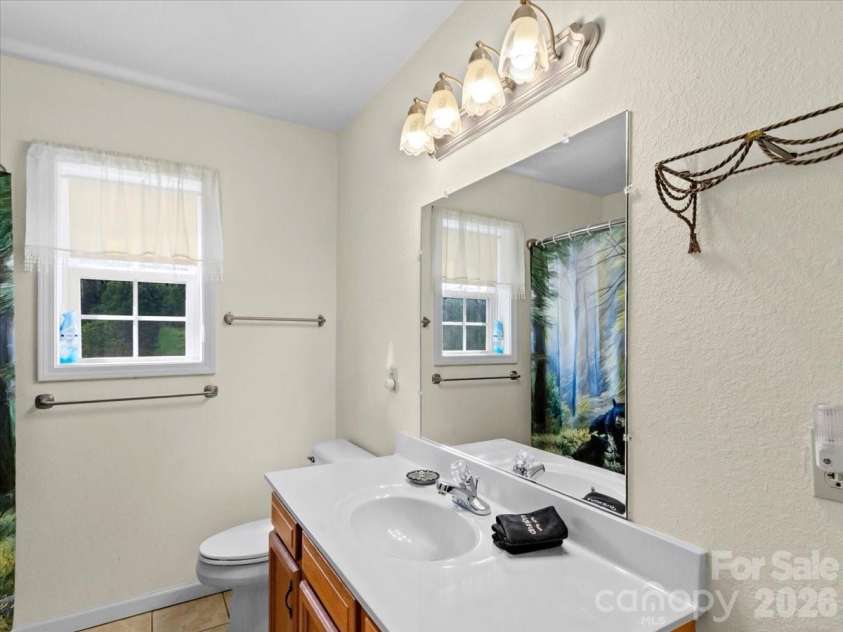 49 Pinnacle Road, Burnsville, NC 28714.  MLS# CAR4405536, YatesRealty ID 47486. 