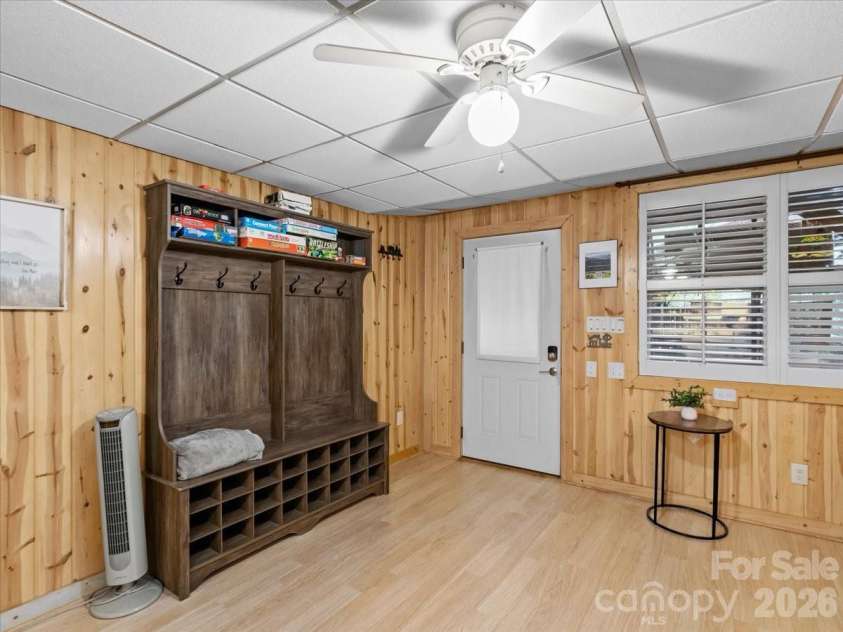 49 Pinnacle Road, Burnsville, NC 28714.  MLS# CAR4405536, YatesRealty ID 47486. 