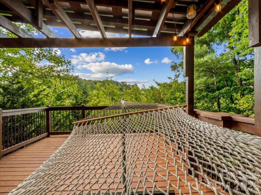 49 Pinnacle Road, Burnsville, NC 28714.  MLS# CAR4405536, YatesRealty ID 47486. 