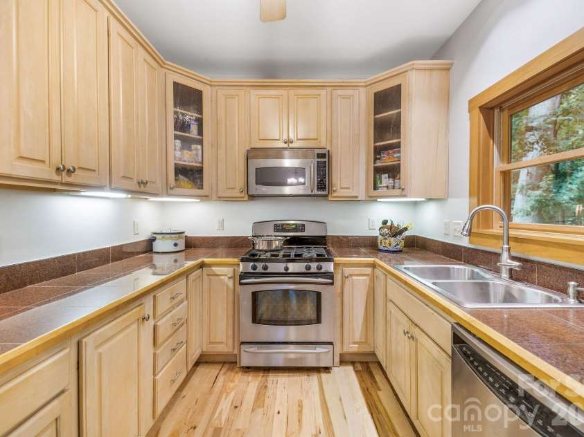 553 River Bend Drive, Mars Hill, NC 28754.  MLS# CAR4418089, YatesRealty ID 47487. 