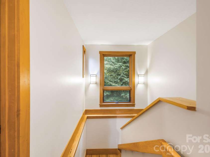 553 River Bend Drive, Mars Hill, NC 28754.  MLS# CAR4418089, YatesRealty ID 47487. 