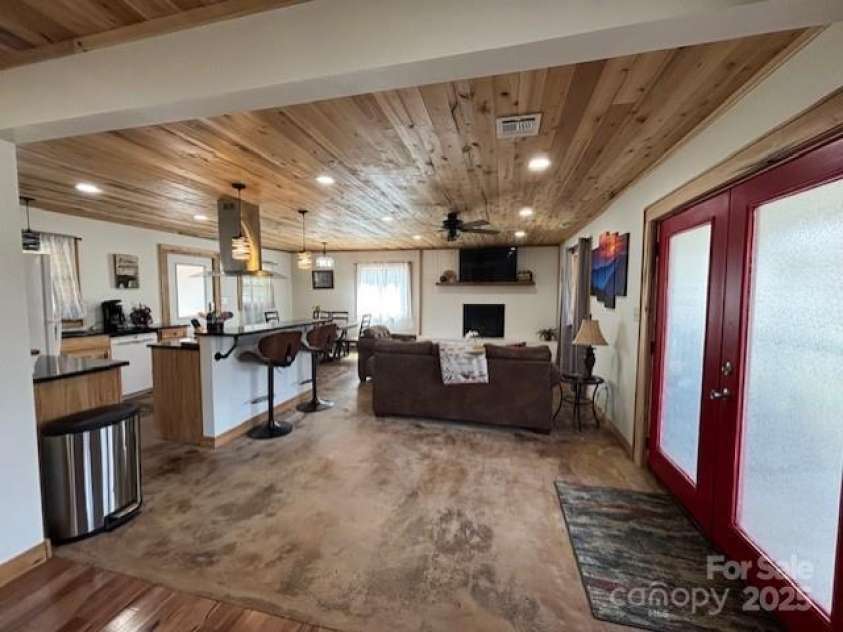 43 Flaming Arrow Drive, Whittier, NC 28789.  MLS# CAR4237386, YatesRealty ID 4749. 