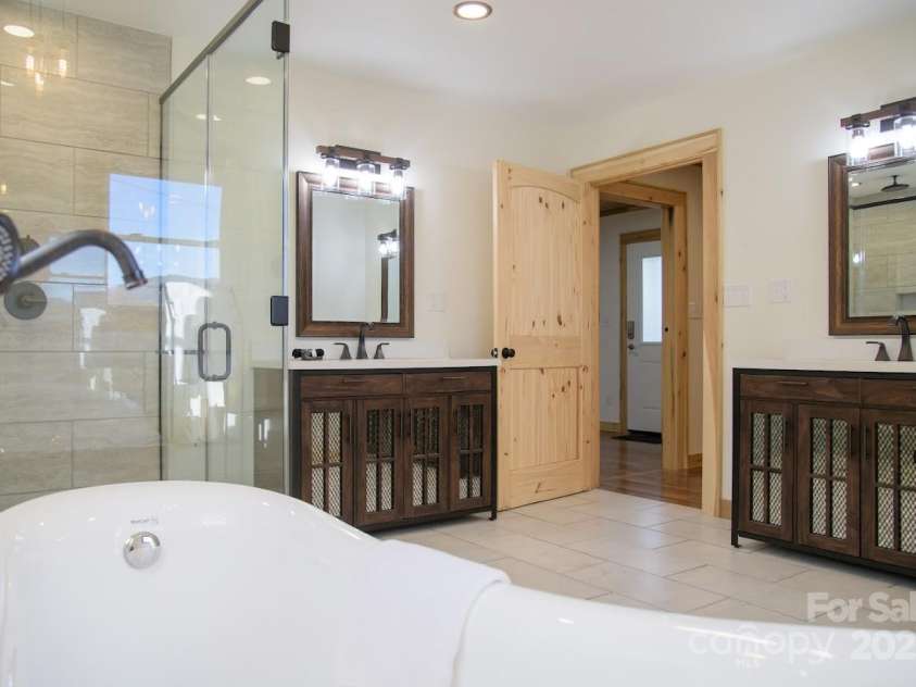 43 Flaming Arrow Drive, Whittier, NC 28789.  MLS# CAR4237386, YatesRealty ID 4749. 