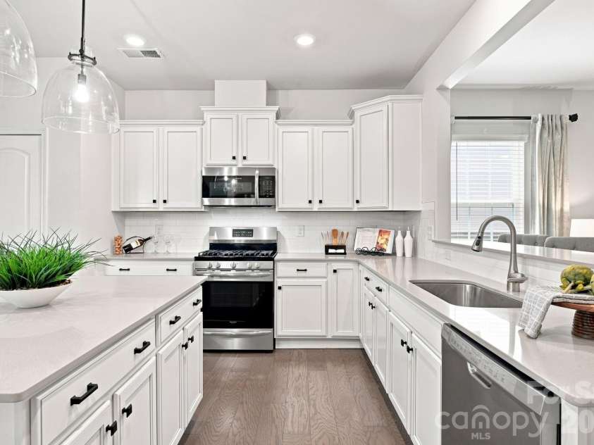 517 Cellini Place, Mount Holly, NC 28120.  MLS# CAR4408060, YatesRealty ID 47490. Easy to maneuver.