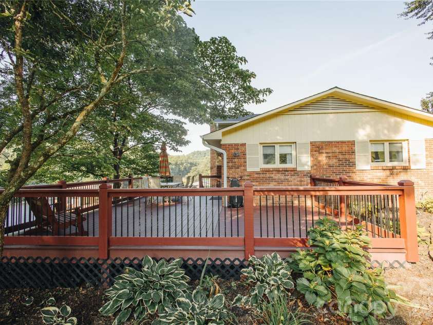 15 Golden Leaf Drive, Marion, NC 28752.  MLS# CAR4415738, YatesRealty ID 47491. 