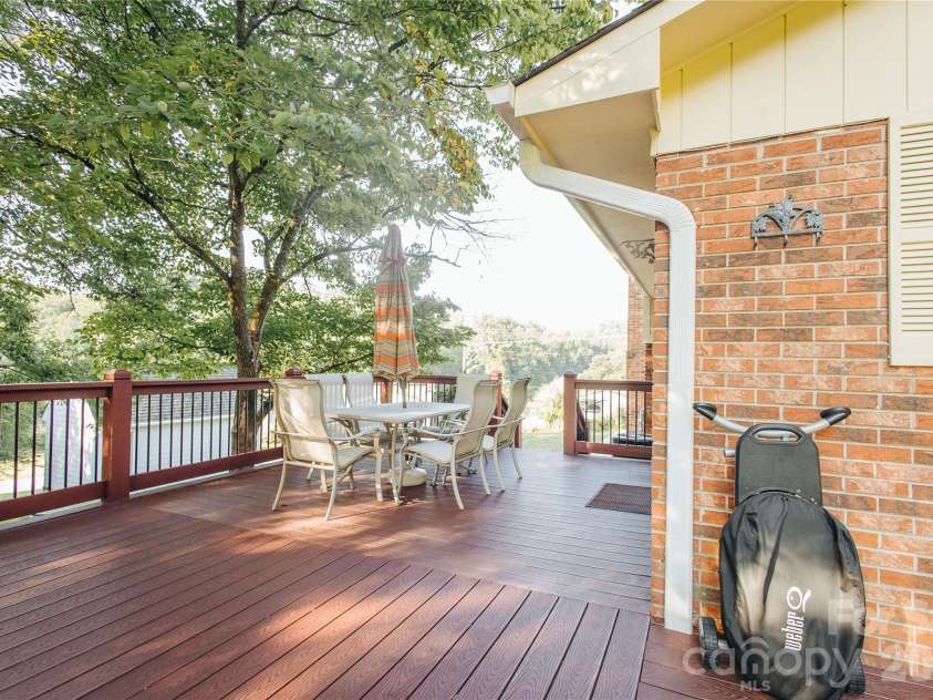 15 Golden Leaf Drive, Marion, NC 28752.  MLS# CAR4415738, YatesRealty ID 47491. 