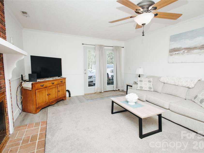 15 Golden Leaf Drive, Marion, NC 28752.  MLS# CAR4415738, YatesRealty ID 47491. 