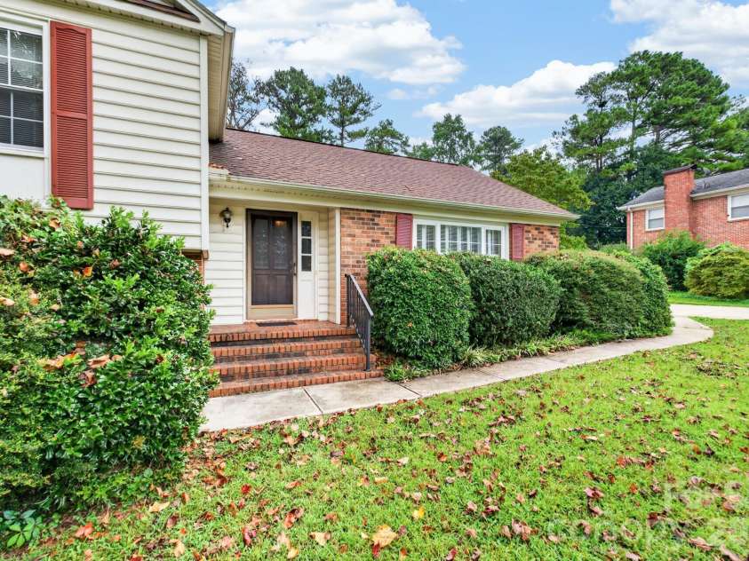 2124 Poinsett Drive, Rock Hill, SC 29732.  MLS# CAR4419114, YatesRealty ID 47494. 