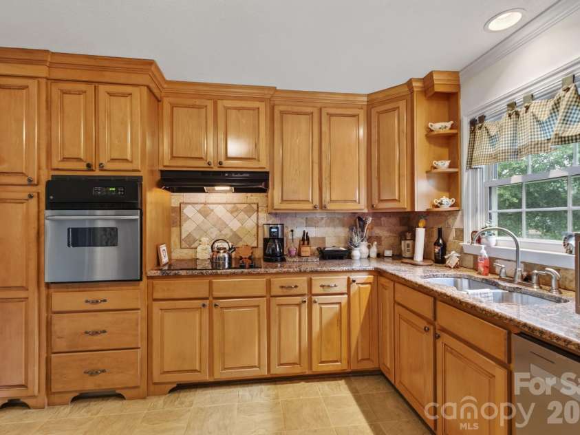 2124 Poinsett Drive, Rock Hill, SC 29732.  MLS# CAR4419114, YatesRealty ID 47494. 