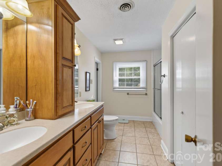 2124 Poinsett Drive, Rock Hill, SC 29732.  MLS# CAR4419114, YatesRealty ID 47494. 