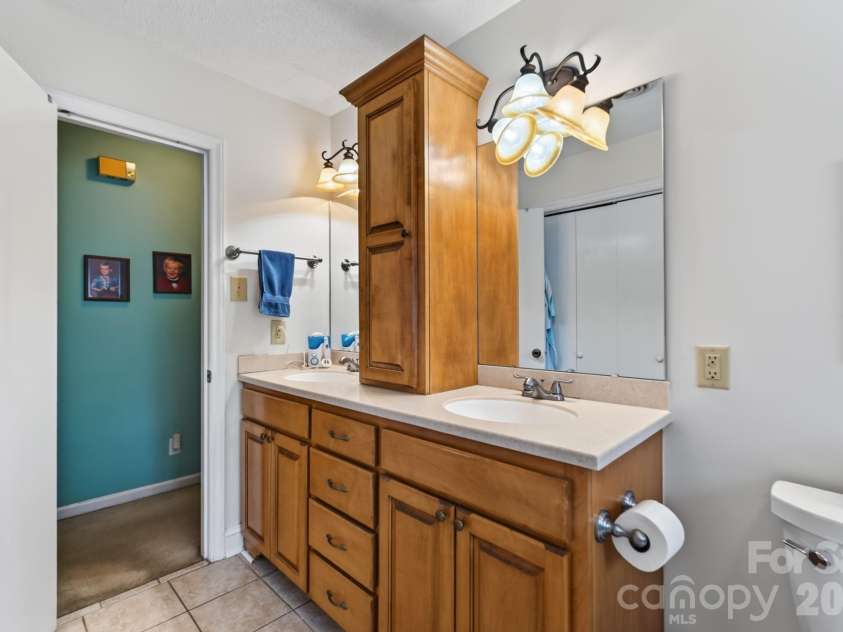 2124 Poinsett Drive, Rock Hill, SC 29732.  MLS# CAR4419114, YatesRealty ID 47494. 