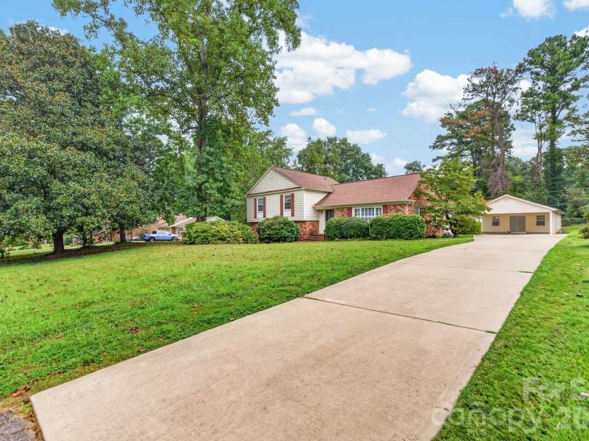 2124 Poinsett Drive, Rock Hill, SC 29732.  MLS# CAR4419114, YatesRealty ID 47494. 