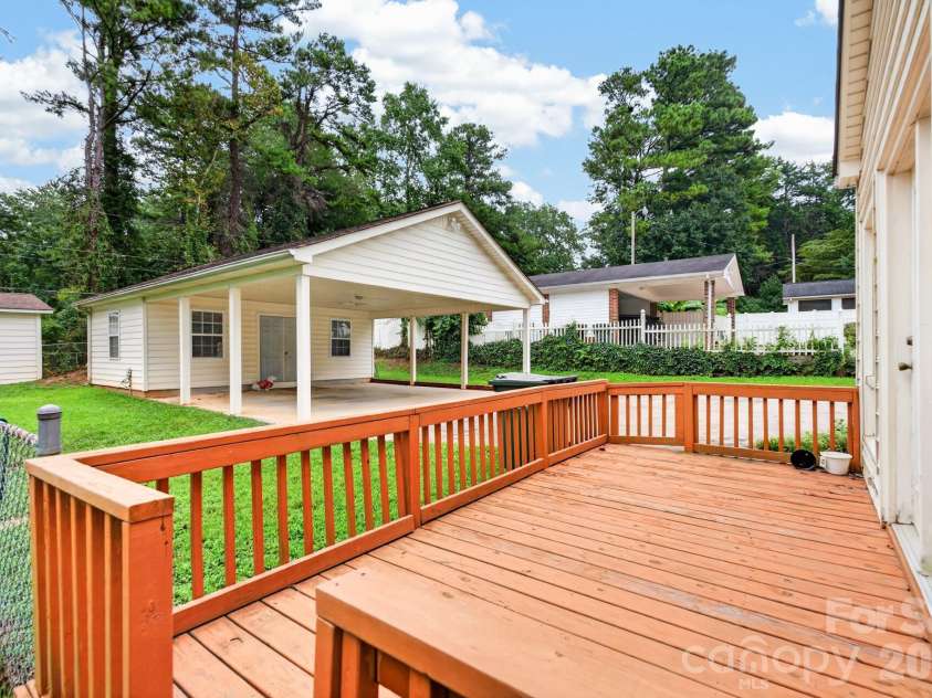 2124 Poinsett Drive, Rock Hill, SC 29732.  MLS# CAR4419114, YatesRealty ID 47494. 