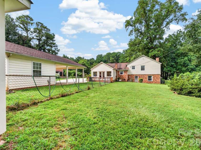 2124 Poinsett Drive, Rock Hill, SC 29732.  MLS# CAR4419114, YatesRealty ID 47494. 