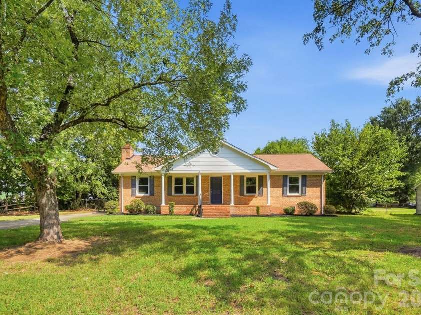 12011 Merriweather Drive, Charlotte, NC 28273.  MLS# CAR4419174, YatesRealty ID 47496. 