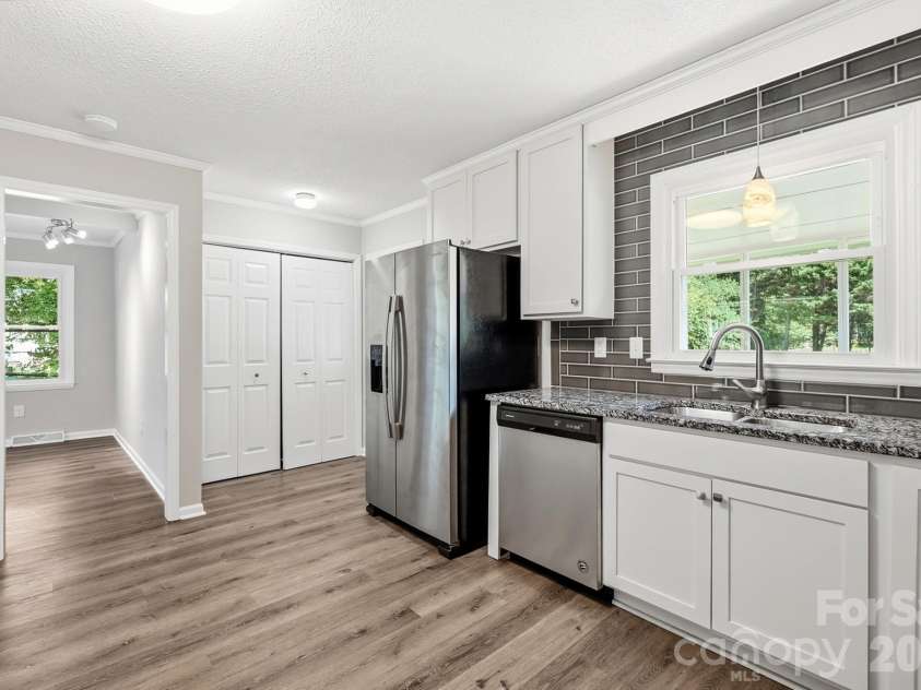 12011 Merriweather Drive, Charlotte, NC 28273.  MLS# CAR4419174, YatesRealty ID 47496. 