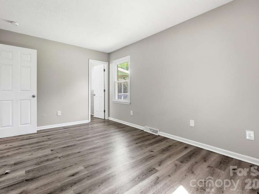 12011 Merriweather Drive, Charlotte, NC 28273.  MLS# CAR4419174, YatesRealty ID 47496. 