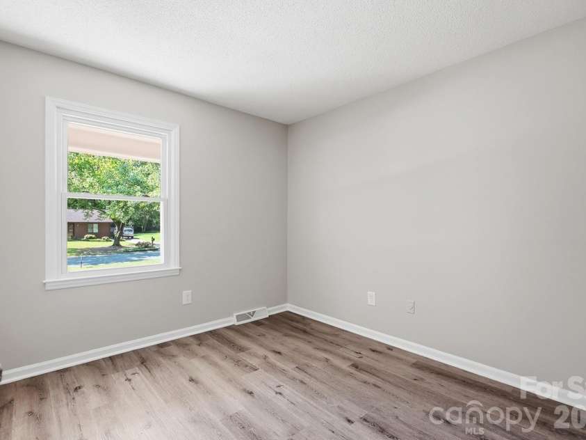 12011 Merriweather Drive, Charlotte, NC 28273.  MLS# CAR4419174, YatesRealty ID 47496. 