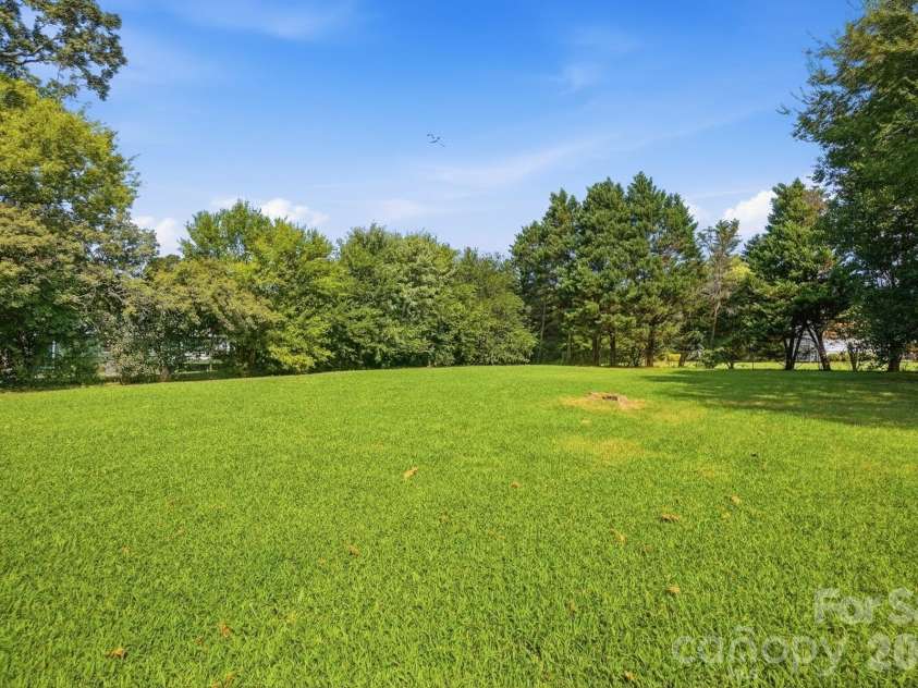 12011 Merriweather Drive, Charlotte, NC 28273.  MLS# CAR4419174, YatesRealty ID 47496. 