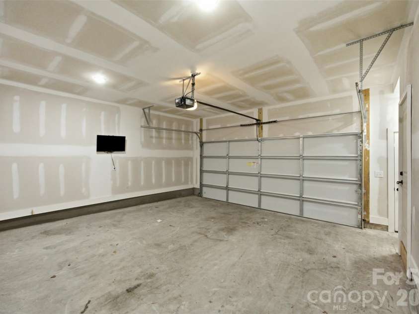 509 Strong Avenue, Charlotte, NC 28205.  MLS# CAR4418385, YatesRealty ID 47499. 2-car garage