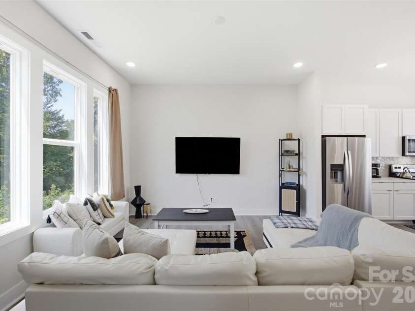 509 Strong Avenue, Charlotte, NC 28205.  MLS# CAR4418385, YatesRealty ID 47499. 