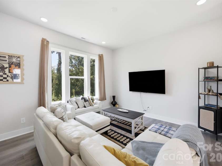 509 Strong Avenue, Charlotte, NC 28205.  MLS# CAR4418385, YatesRealty ID 47499. 