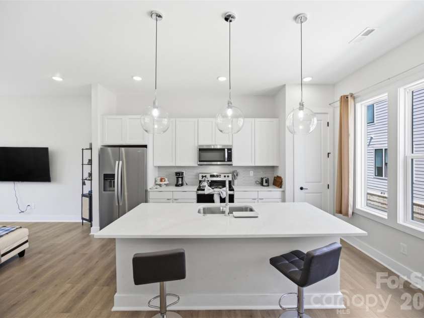 509 Strong Avenue, Charlotte, NC 28205.  MLS# CAR4418385, YatesRealty ID 47499. 